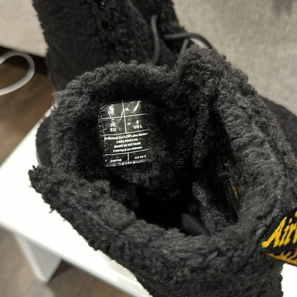 DR MARTENS BLACK 1460 PASCAL
SHEARLING FAUX FUR COMBAT MOTO LACE UP SIZE 8 BOOTS - Picture 13 of 14